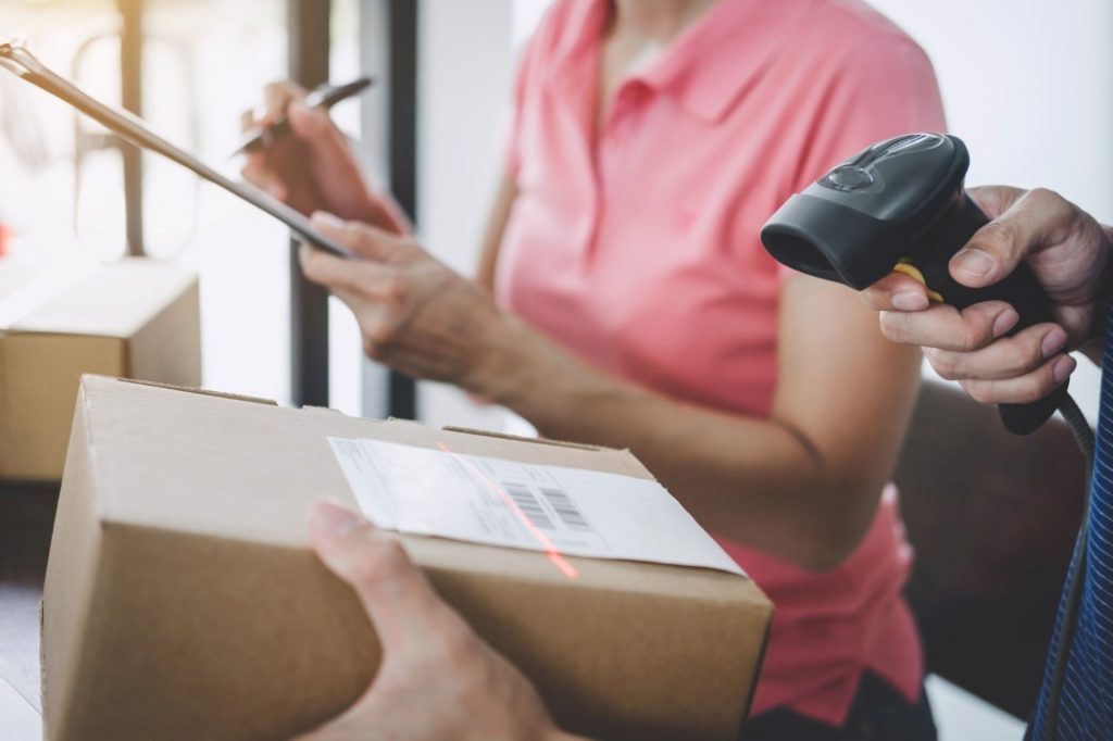 same day courier scaning barcode of package